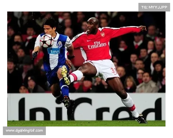 坎贝尔在比赛中的位置分析与技巧提升方法解析